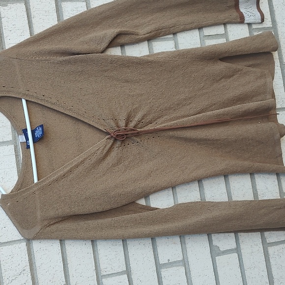 TAN Top - Picture 5 of 11